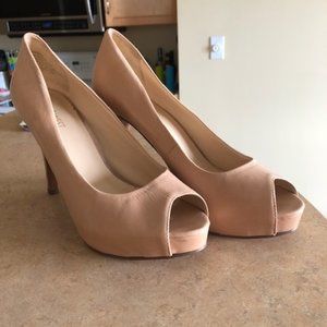 Summer nude peeptoes heels!